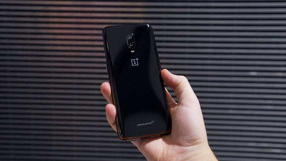 OnePlus 6T McLaren Edition - такой же быстрый и мощный, как дорогой автомобиль