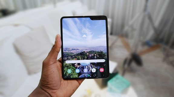 Samsung устранила проблему с Galaxy Fold