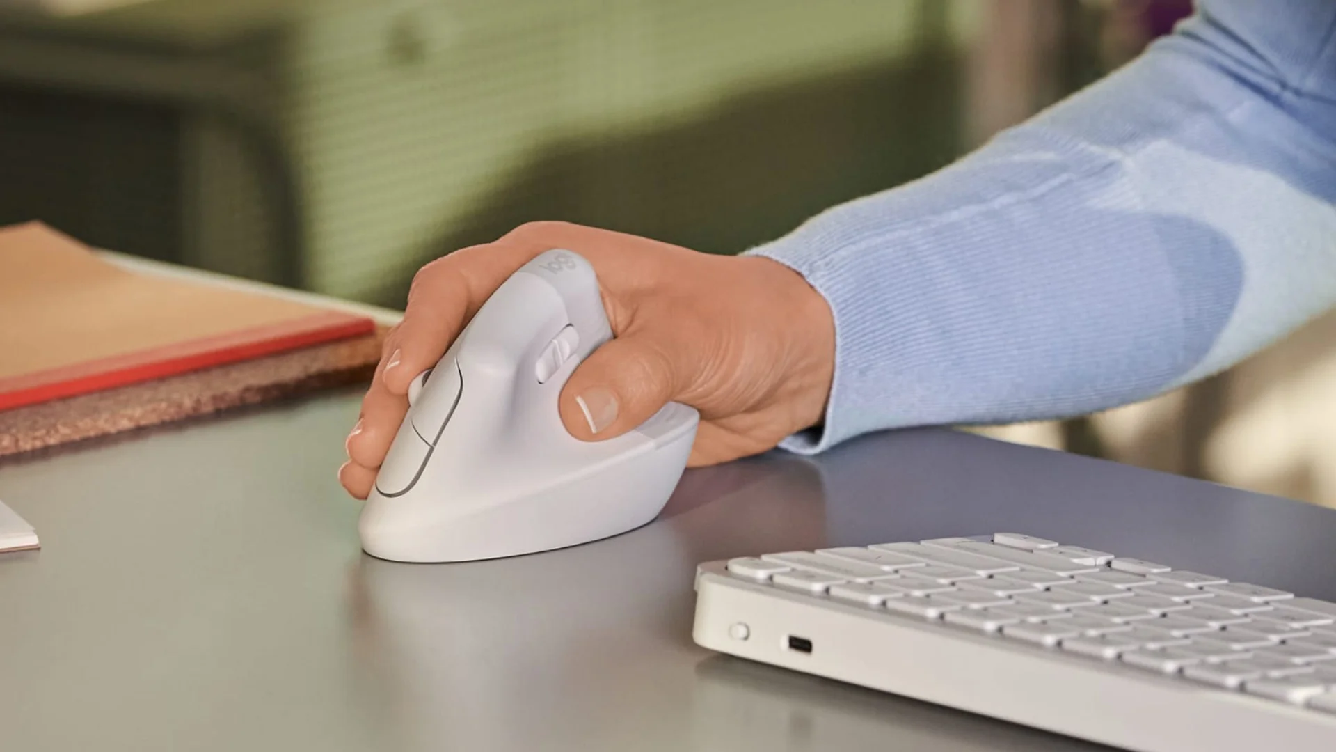 Logitech has introduced a vertical wireless mouse